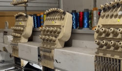 jasa desain kain dengan kayanan bordir custom untuk seragam dan produk kain